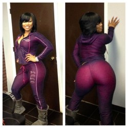 thickleggz:  nelsonthegreat85:  purple people eater  Click here