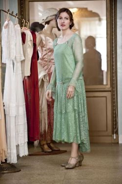 costumeloverz71:Margaret (Kelly Macdonald) Green dress.. Boardwalk