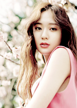 soojng: krystal jung for vogue girl may issue.