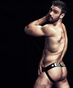 edcapitola:  gayosiris-haus-o-ass:  Jess Vill by Salvador Pozo