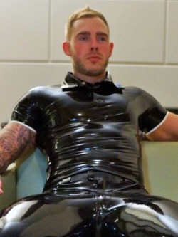 MEN-IN-LEATHER
