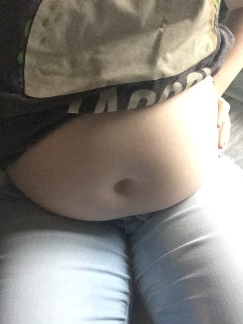 bigchubbybunny: dhartfo:   bigchubbybunny:  These jeans are getting tight! 
