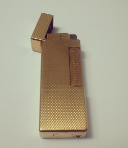 o-recado:  #gold #lighter #Dunhill #rollagas