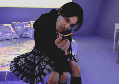 intojennie:  CHUNGHA - bicycle