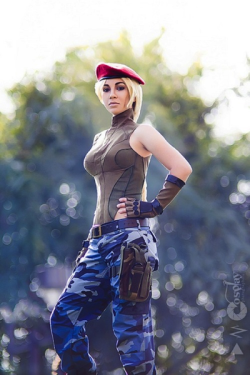 cosplayisagoodtime:  http://cosplayisagoodtime.tumblr.com for more beautiful cosplay. 