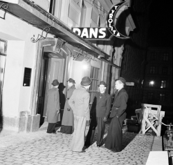 yesterdaysprint:  Outside the dance-cafe Tyrolita, Stockholm,