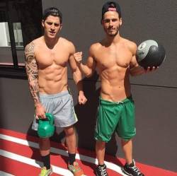 420-bros:. crossfit bros