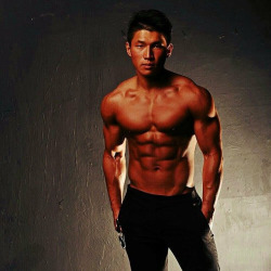 evianguy:  Hawt Asian Stud! 