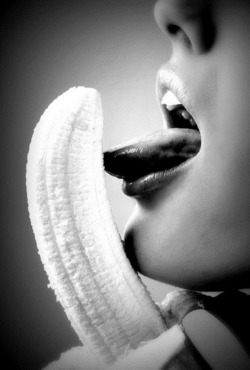 Sensual hot girls masturbating live on free adult webcams Click