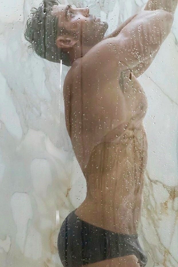 240robertsnyc:hot-and-hotter:Beatiful curves240robertsnyc.tumblr.com