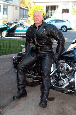 bondsir:  From BondSir’s Stash…. .