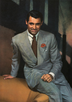 everythingsecondhand:Cary Grant, 1943. From A World of Movies: