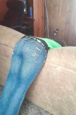 tammyspk14:  What your bottom looks like under those jeans after