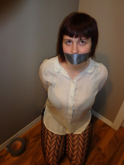 KatherineCutie showing off her submissive side in this artistic