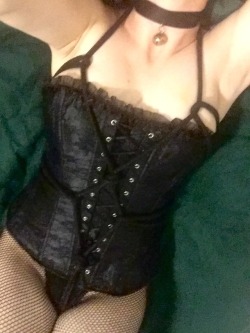 tied-up-prince:🔪Tonight is a fishnets,corset, and rope kinda