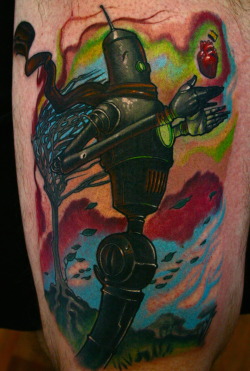 fuckyeahtattoos:  Robot done by Roger LaDouceur at Star City