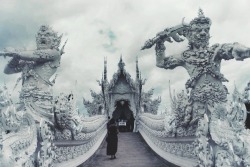 televisionofnomads:White Temple