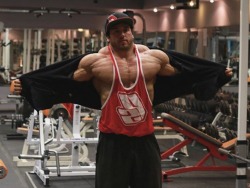 pjsesq: Andrey Skoromnyy Showing off.  Fucking monster. Leader