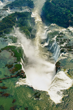 plasmatics-life:  Aerial view of the Iguazu falls ~ By Chris