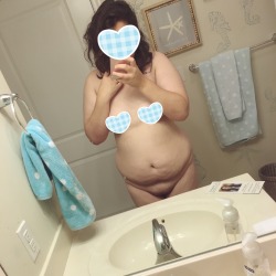 chubby-teen-princess:  Ew @ my boobs, cellulite, face, and stretch