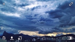 perksandflaws:  The sky is about to cry @gpferrer 