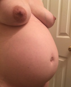 foodjunkie1026:  21 weeks pregnant and always horny