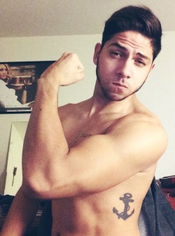 alangcontreras:  How about a little flexin’ with and without