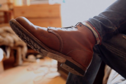 redwingshoestoreamsterdam:  Watch EDDY the Sign Painter working