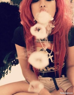 sexystonergirls:  I’d rather not date you, I like to get stoned