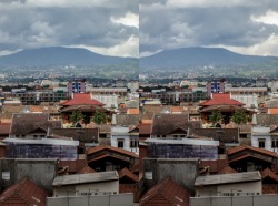 This is a 3D photo, cross your eyes to merge the two pictures