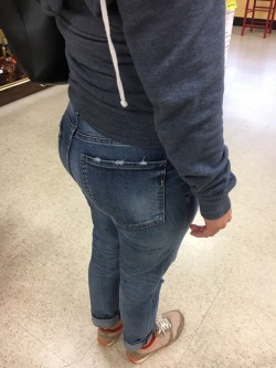 cookiewasdeleted:Running errands on a rainy day. Diapers help