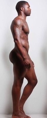 charlibal:  The MODEL within ME series YAMZ does a BODY goodSmash