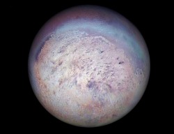 c0caino:     Triton,   Neptune’s largest moon 