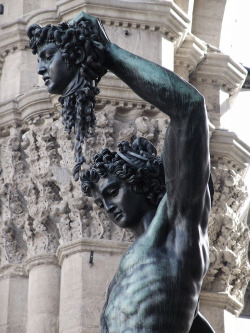 cwthpia:  Perseus slaying Medusa. 