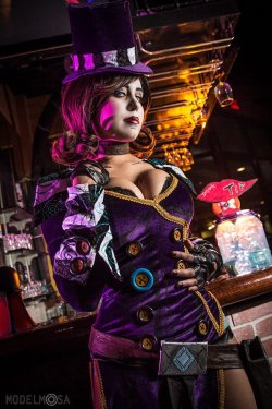 Mad Moxxi Cosplay: Care for A Drink? by Khainsaw 