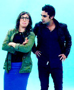 weliveonarainbow:  Mayim Bialik and Kunal Nayyar