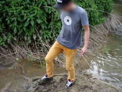 wetjason28:  So hot with that telltale piss stain in your chinos