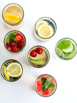 foodffs:  7 INFUSED WATER RECIPES TO TRY THIS SUMMERReally nice