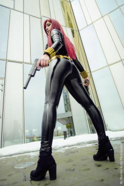 cosplay-booties:  Black Widow’s best angle