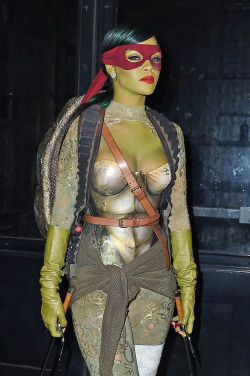 Rihanna Turtles