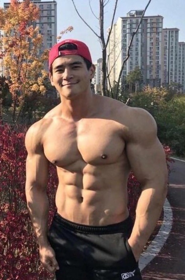 hotguysforyou2128: