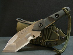 whiskey-wolf:   AIRKAT KNIVESSCARAB model 7    This is a very