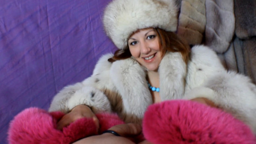 Previews of the new vid from Eva Angellica, featuring furs from yours truly, available here: http://videos.southern-charms.com/frontend.php?sc_volume=4&model=evaangellica