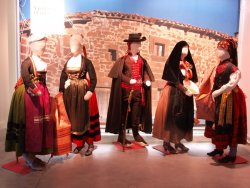 traditionalcastileandleon:  Traditional costumes of Burgos area