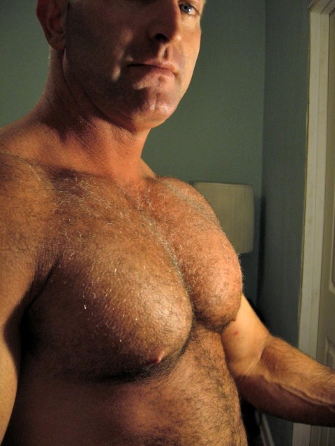 DADDY… dilf-fan:  I NEED TO FUCK THIS MAN. WHO IS HE? 