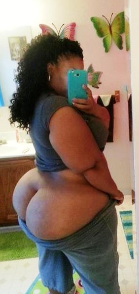 es-bbw:  http://es-bbw.tumblr.com/ 