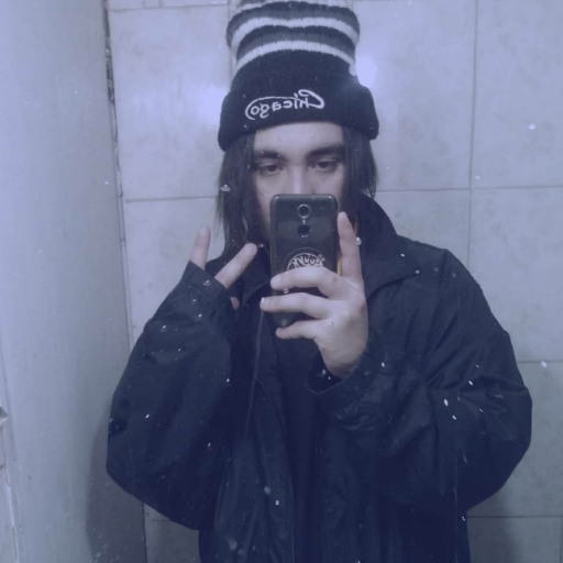 xkanashix:Y otro día mas mirando el celular y dandose cuenta