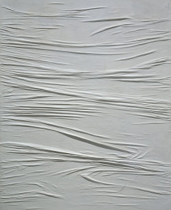 suivra:  Achrome, 1958, Piero Manzoni. [kaolin on canvas] 