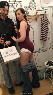 moodxxl:  wittlebabyb:  My baby girl trying on new clothes in