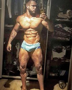 muscular guys, bodybuilders and my states of soul.